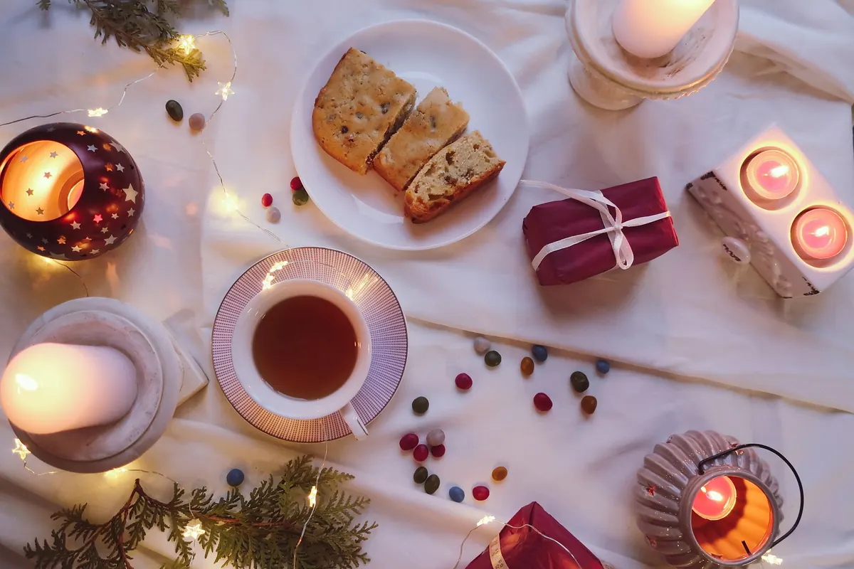 How to Set Up a Tea Subscription as a Gift (and What to Include)